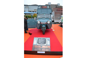 東京モーターショー2011 新明和工業 3輪ダンプ