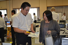 岡山県トラック協会で安全・環境製品展示会開催