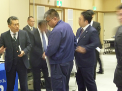 岡山県トラック協会三八支部で「安全環境製品展示会」開催