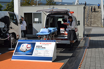 軽救急車　「こまわり救急」（参考出品）